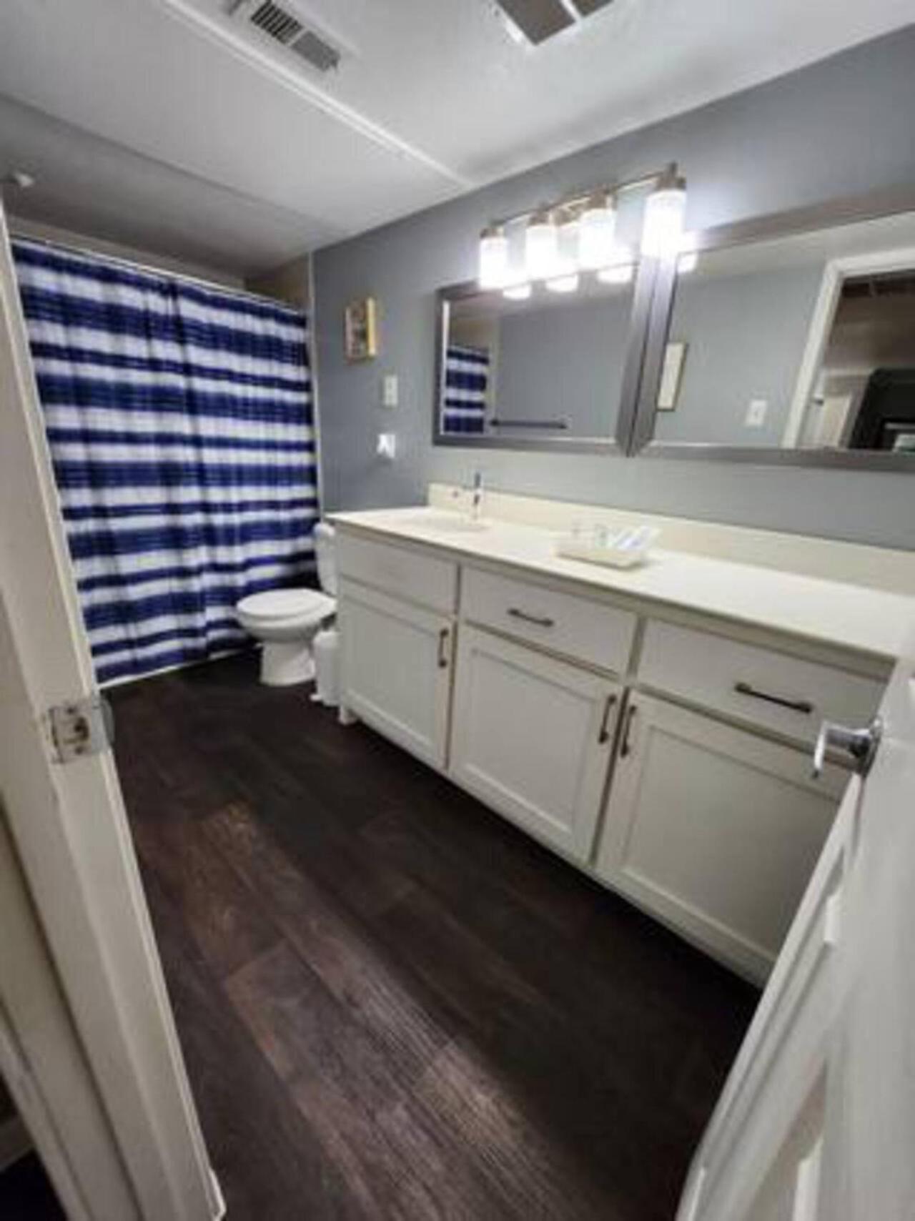 Blue Shark *B501* @ Medical Center 1Br Modern King Apartment With Private Patio Houston Extérieur photo